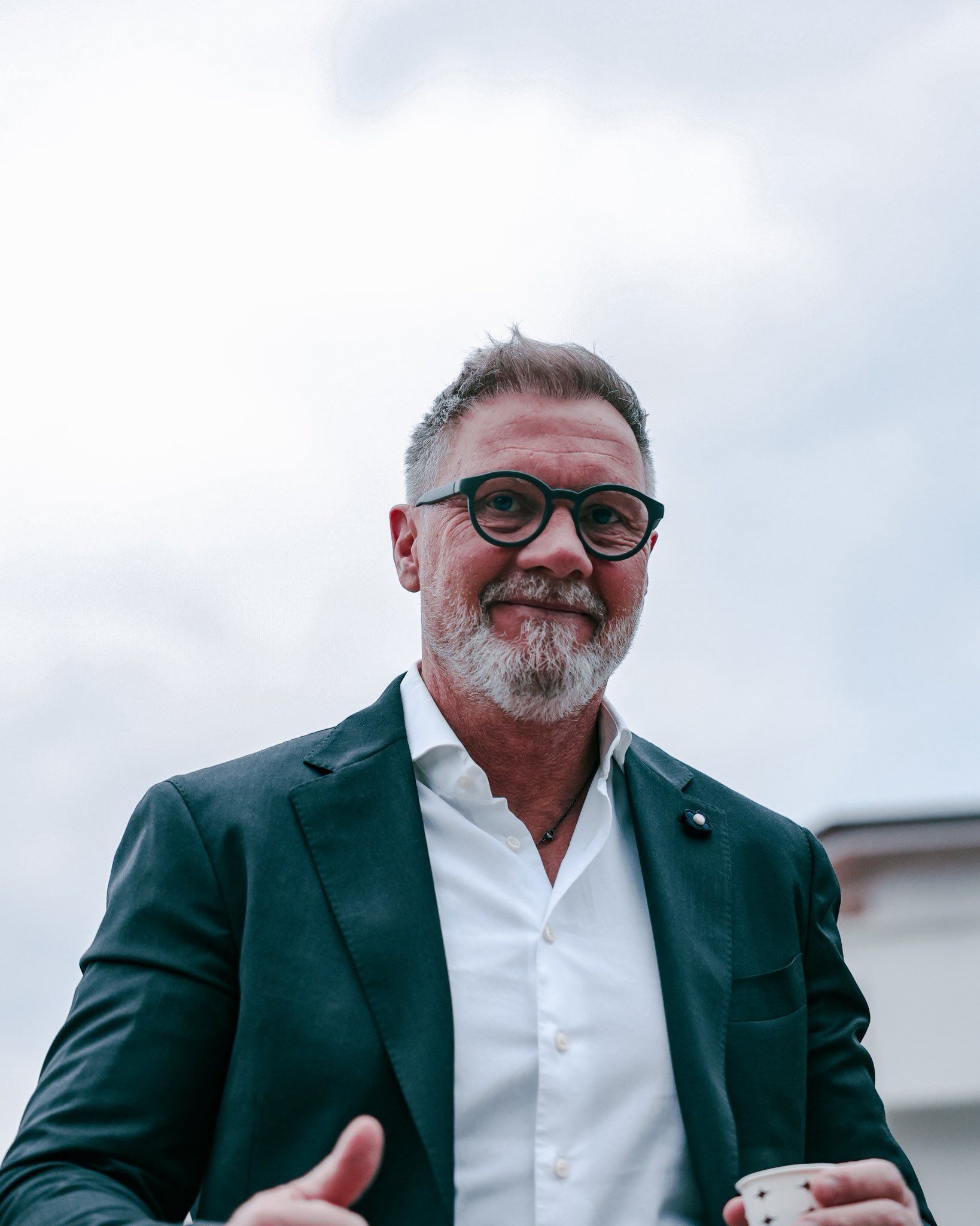 H Cj L M I W A A A L J9Q