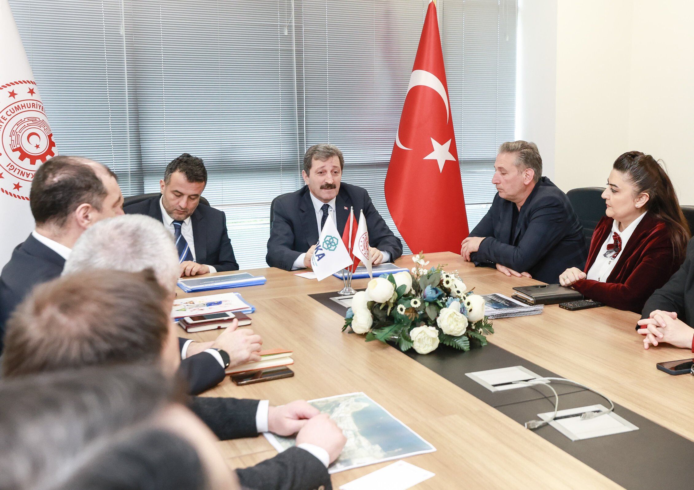 H Cvvqdm W0 A E V6Os