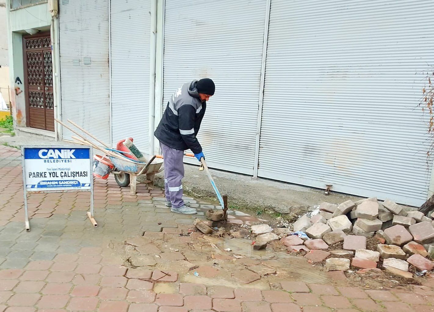 Canik’te yollar yenileniyor! Çalışmalar hız kesmiyor