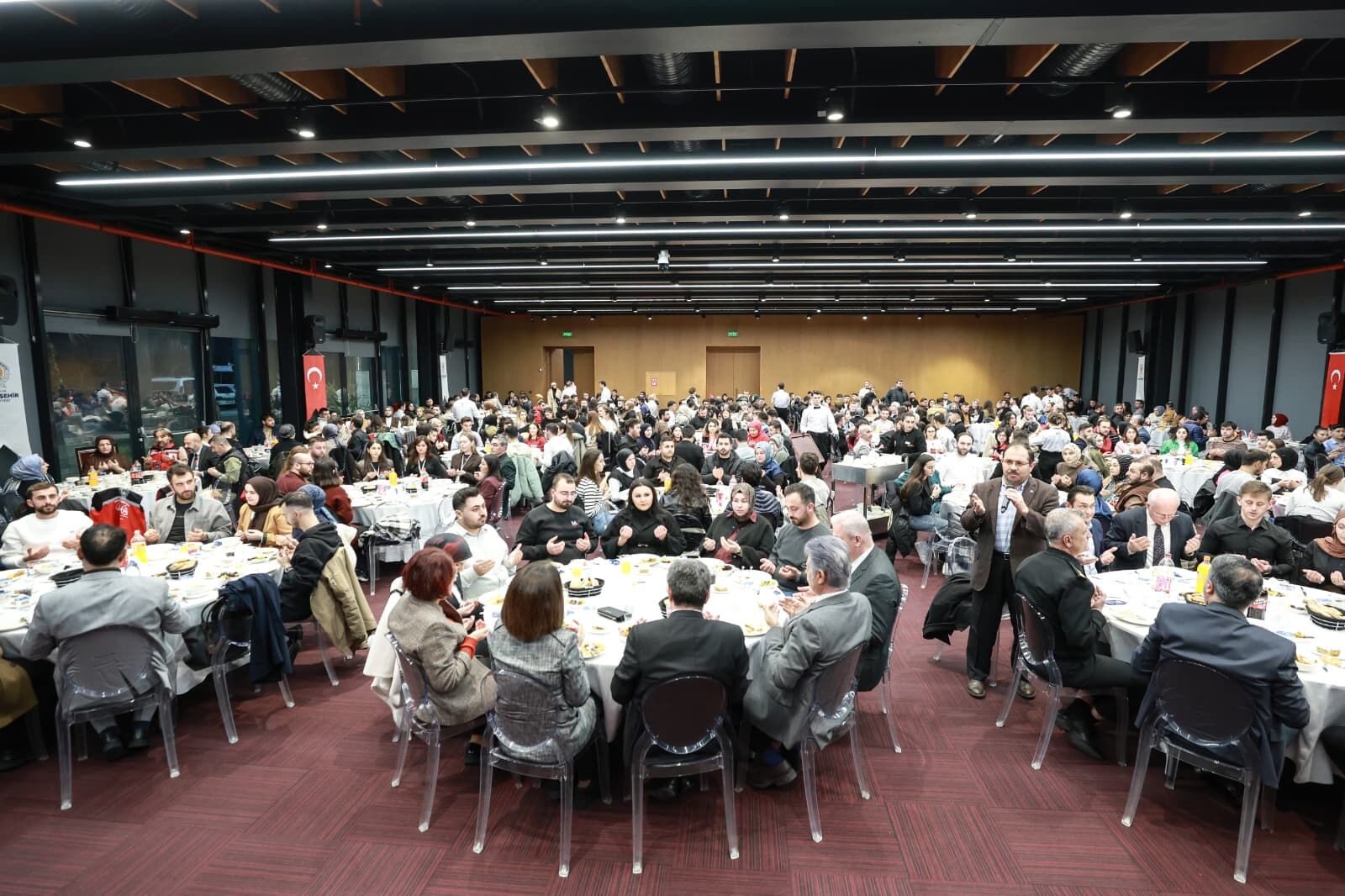 H D Efx W E X Q A Au Zil