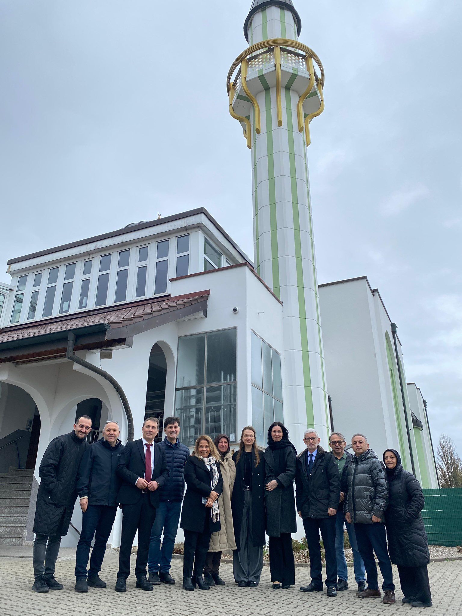 H D Y L D X A M A I Vk Pp