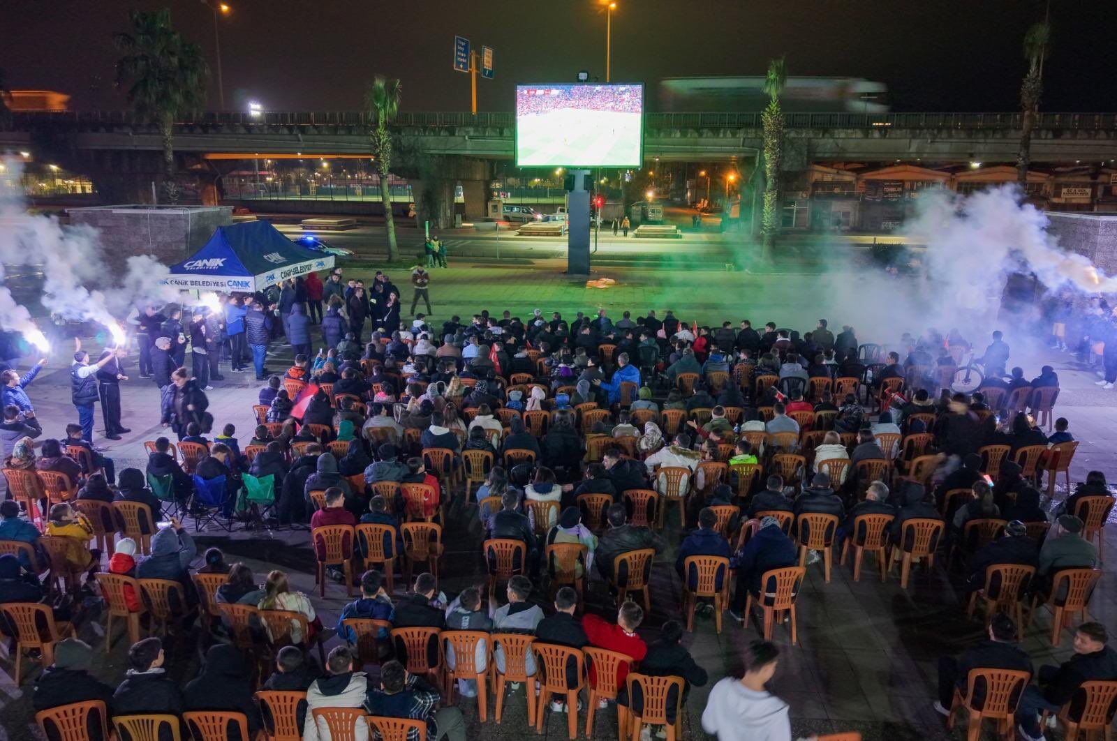 samsun haber Canik’te milli maç coşkusu dev ekranda yaşandı