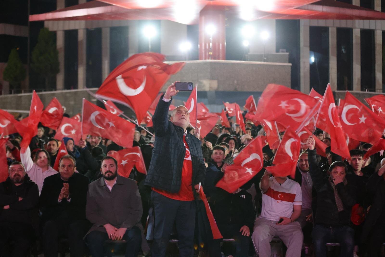 samsun haber:Canik’te milli maç coşkusu dev ekranda yaşandı