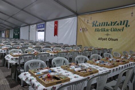Samsun’da yüzlerce kişi aynı iftar sofrasında buluşuyor
