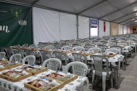 Samsun’da yüzlerce kişi aynı iftar sofrasında buluşuyor