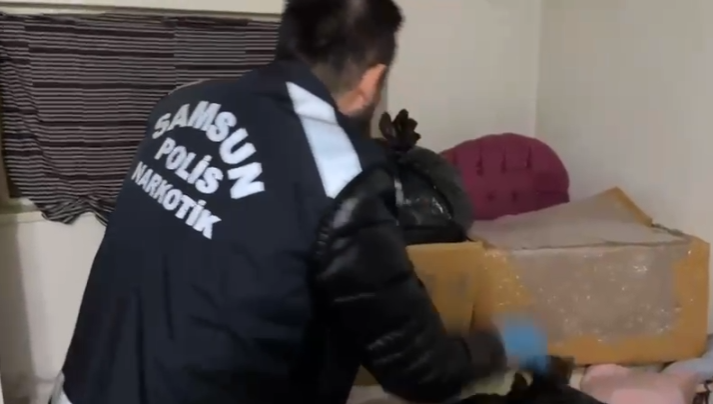 Samsun'da evden çıkanlar şok etti! 5 gözaltı