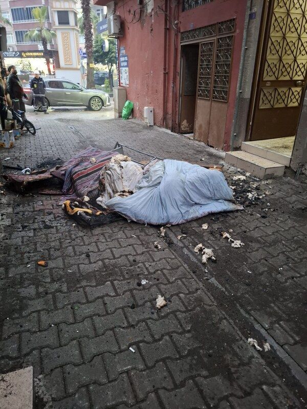 SAMSUN HABER: Samsun'da ev yangını: 2 kişi hastanelik oldu