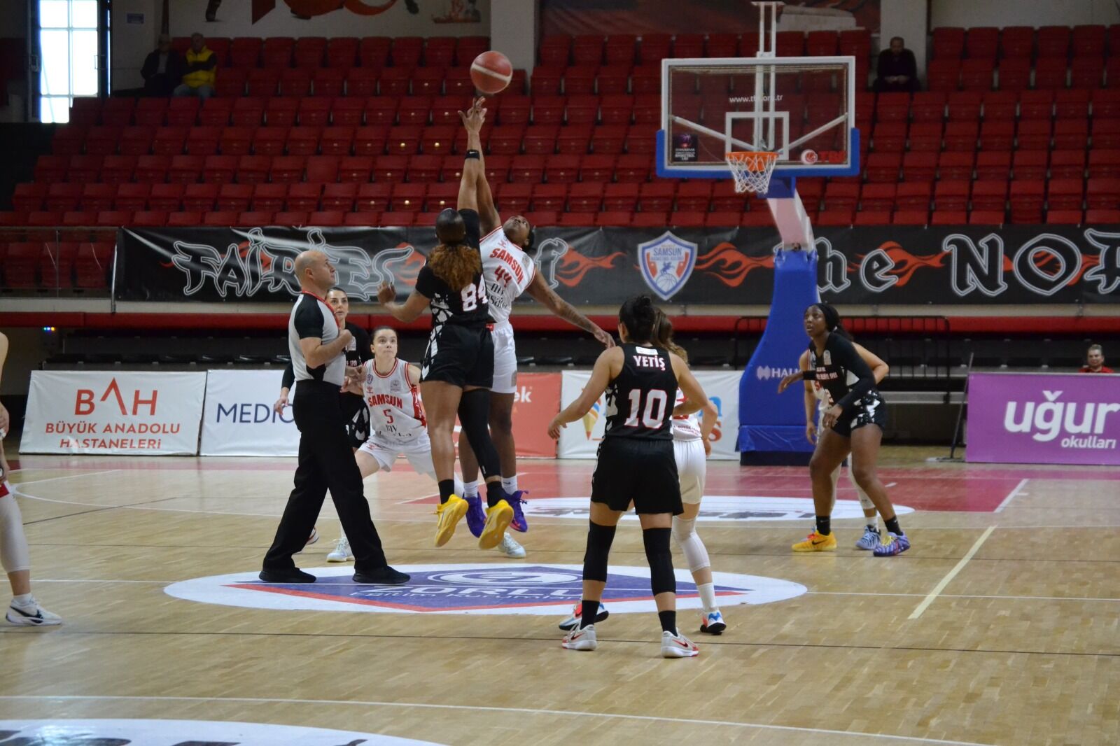 Zorlu Samsun'dan nefes kesen galibiyet 