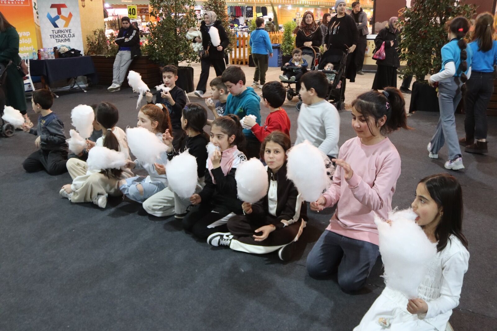 Samsun'da Ramazan Sokağı çocukların neşesiyle şenleniyor