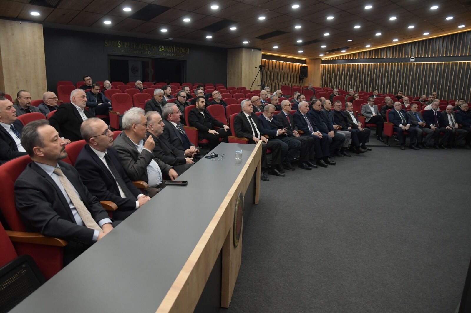 Samsun Ticaret ve Sanayi Odası (TSO) Mart Ayı Olağan Meclis Toplantısı, Meclis Başkanı Haluk Akyüz başkanlığında gerçekleştirildi. Toplantıda konuşan TSO Yönetim Kurulu Başkanı Salih Zeki Murzioğlu, yürütülen çalışmalar hakkında bilgi verirken, küresel gelişmelerin bölge ekonomisine etkilerine dikkat çekti.