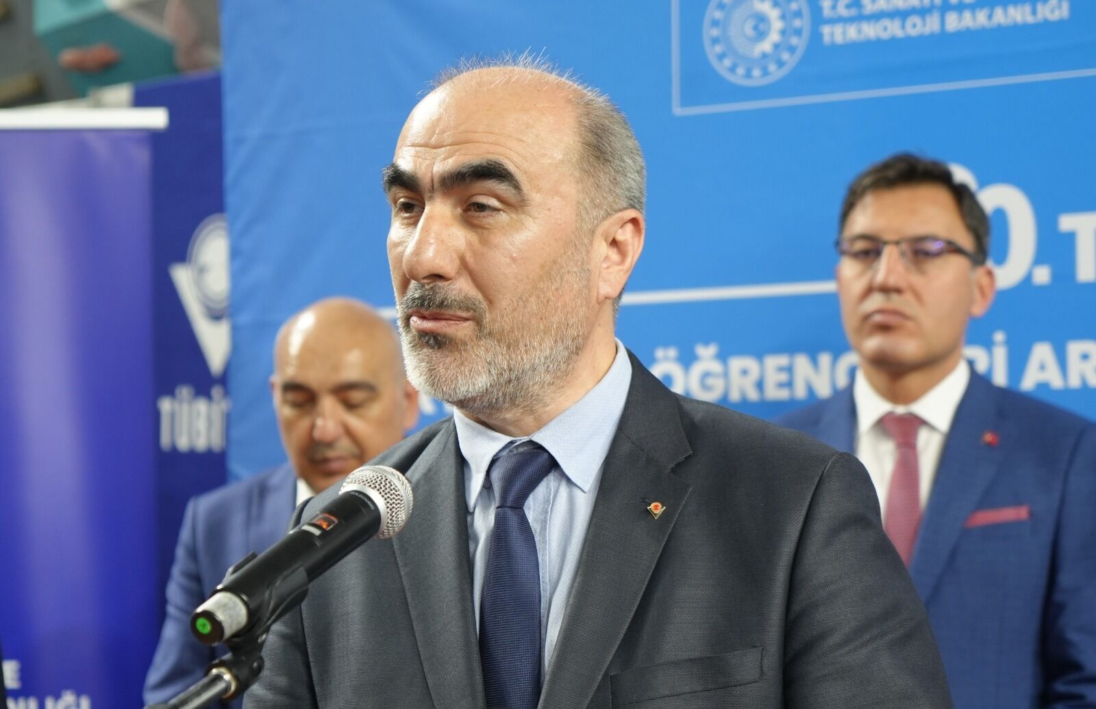 TÜBİTAK tarafından düzenlenen Ortaokul Öğrencileri Araştırma Projeleri Yarışması Samsun Bölge Sergisi’nde, 10 farklı alanda yapılan 3 bin 280 başvuru arasından seçilen 100 proje sergilenmeye hak kazandı.