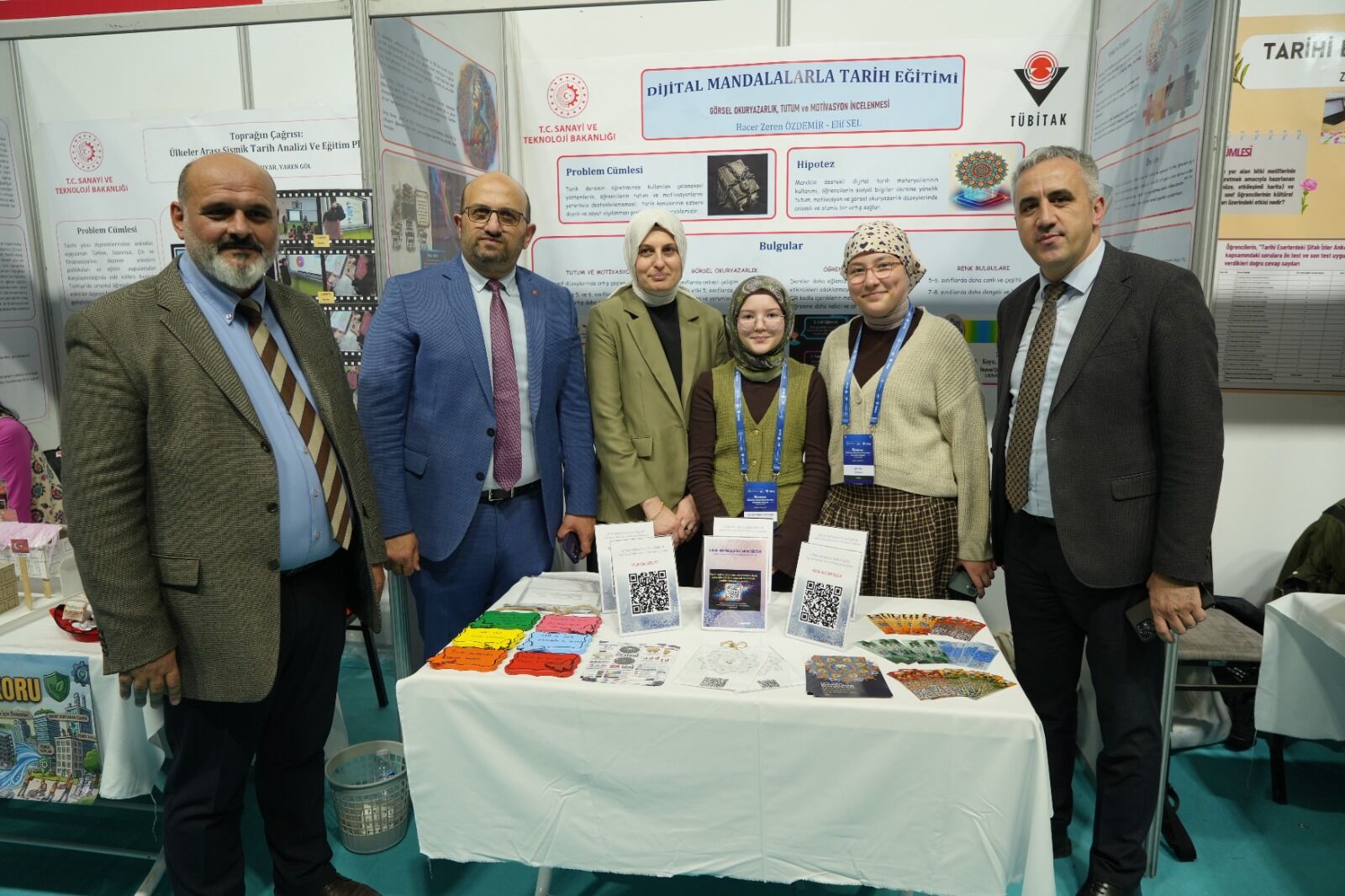 TÜBİTAK tarafından düzenlenen Ortaokul Öğrencileri Araştırma Projeleri Yarışması Samsun Bölge Sergisi’nde, 10 farklı alanda yapılan 3 bin 280 başvuru arasından seçilen 100 proje sergilenmeye hak kazandı.