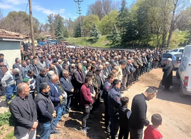 21 Yasindaki Gencin Aci Sonu C 19785133 1606 2 M