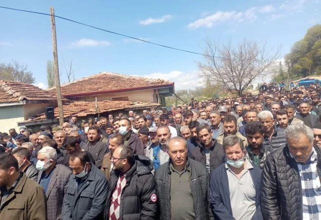 21 Yasindaki Gencin Aci Sonu C 19785133 9763 1 M