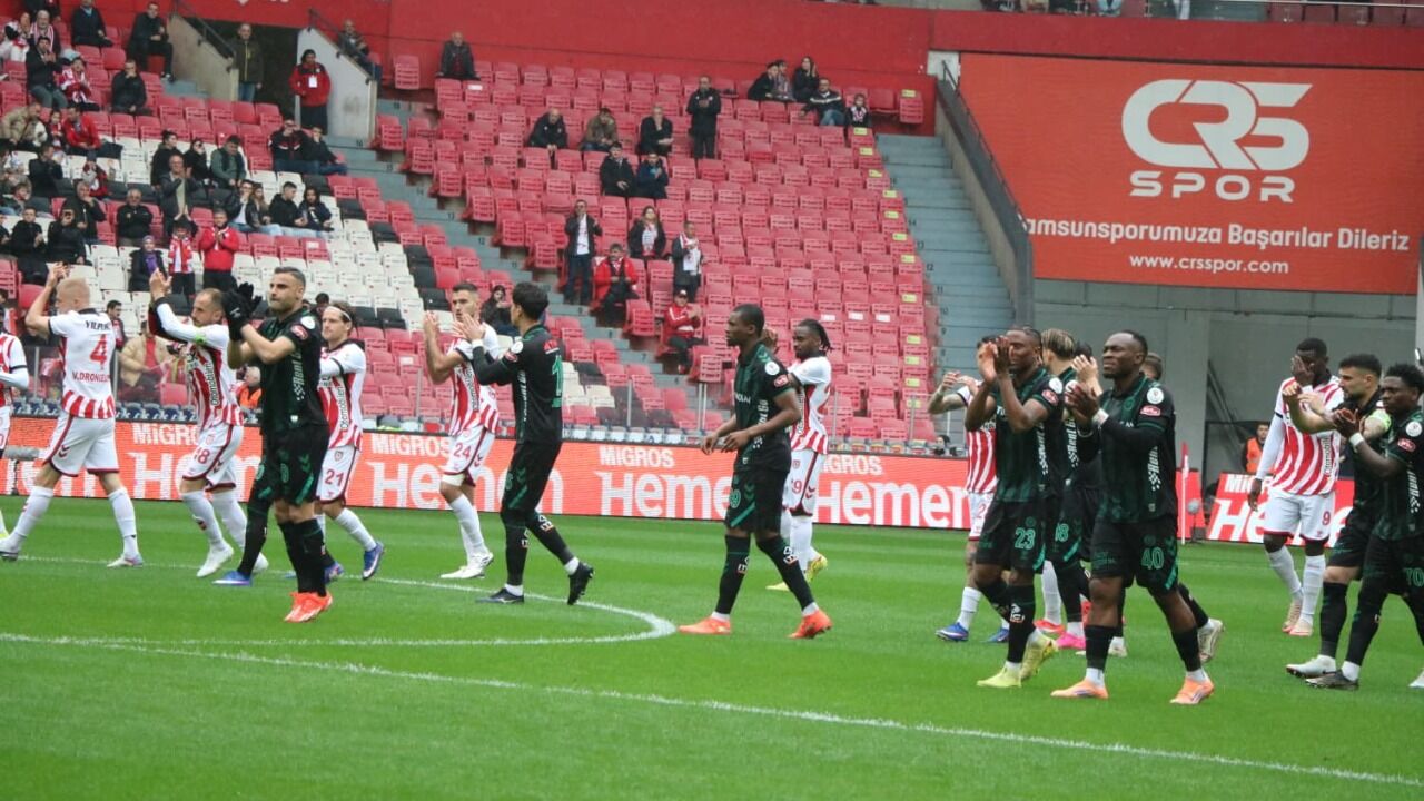 Tribünlerde dostluk rüzgarı: Samsun ve Konya el ele!