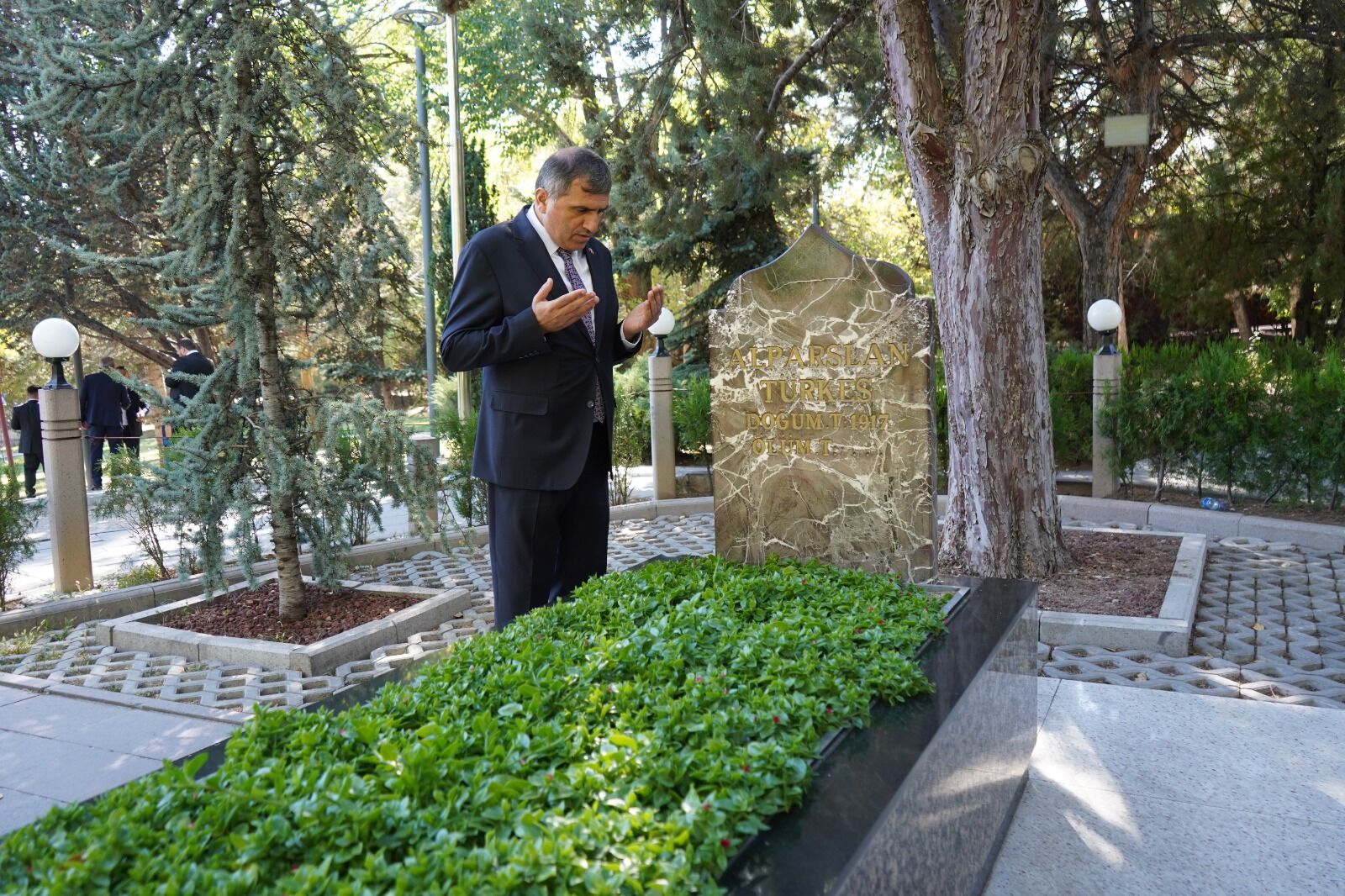 MHP Samsun İl Başkanı Burhan Mucur, Alparslan Türkeş’i vefatının 29. yılında andı