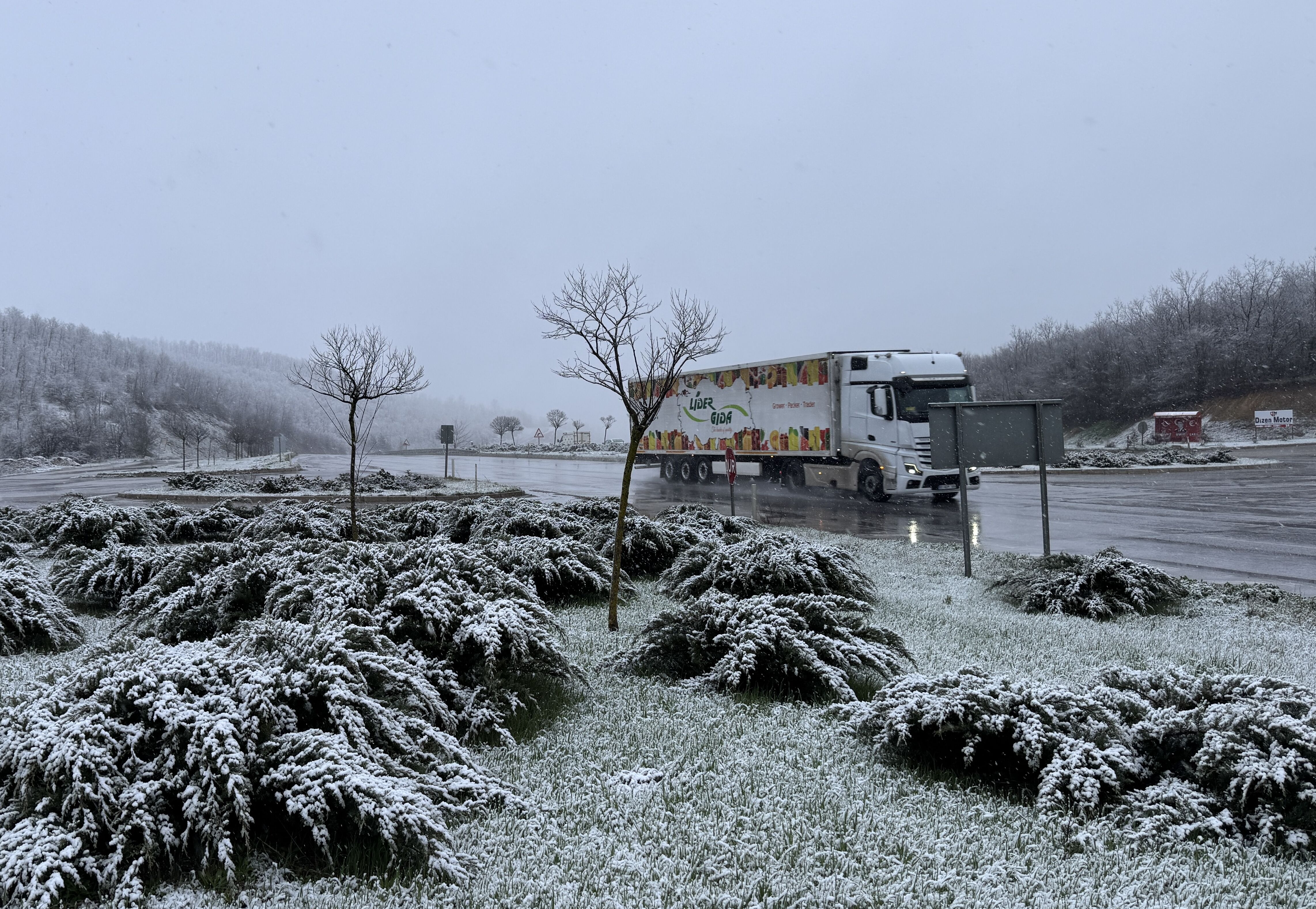 samsun haber: Kar etkisini artırdı! Samsun - Ankara yoluna dikkat