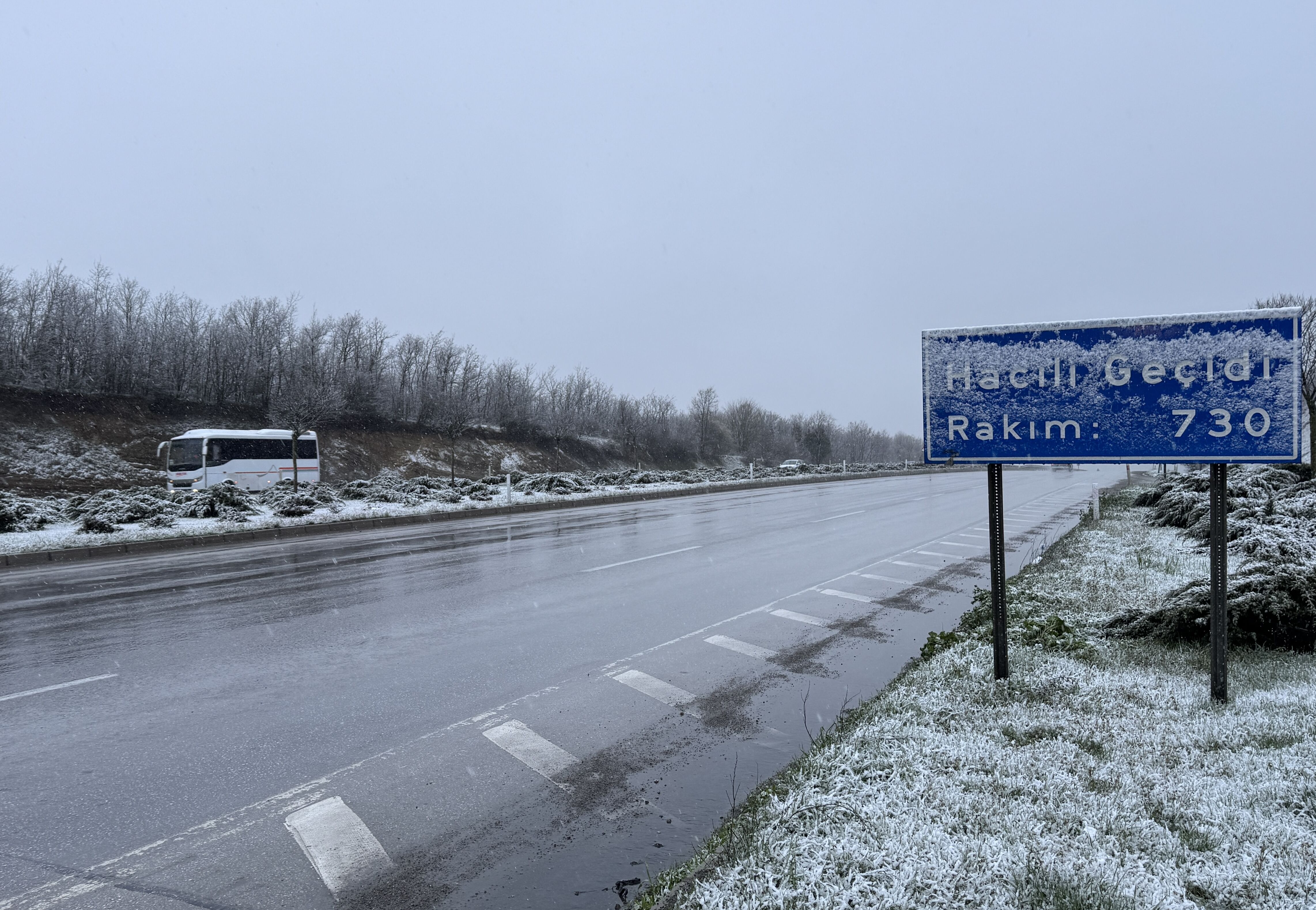 samsun haber: Kar etkisini artırdı! Samsun - Ankara yoluna dikkat