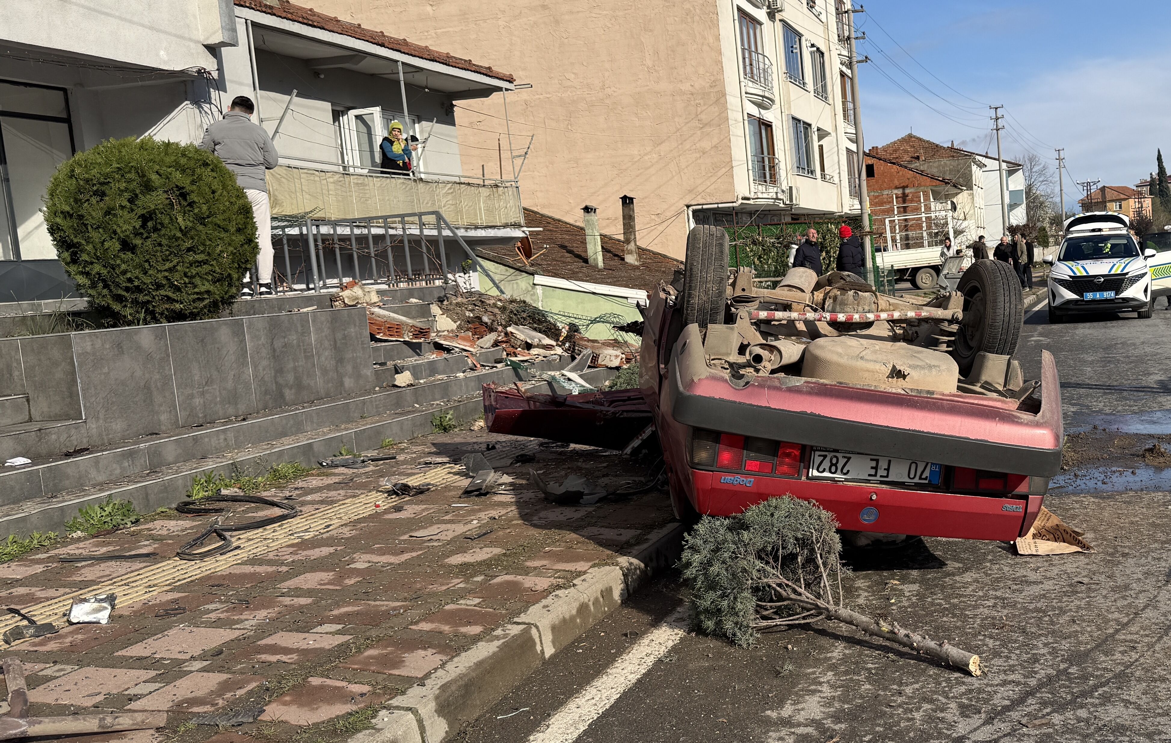 Kontrolden çıktı, devrildi! Samsun’da korkutan kaza