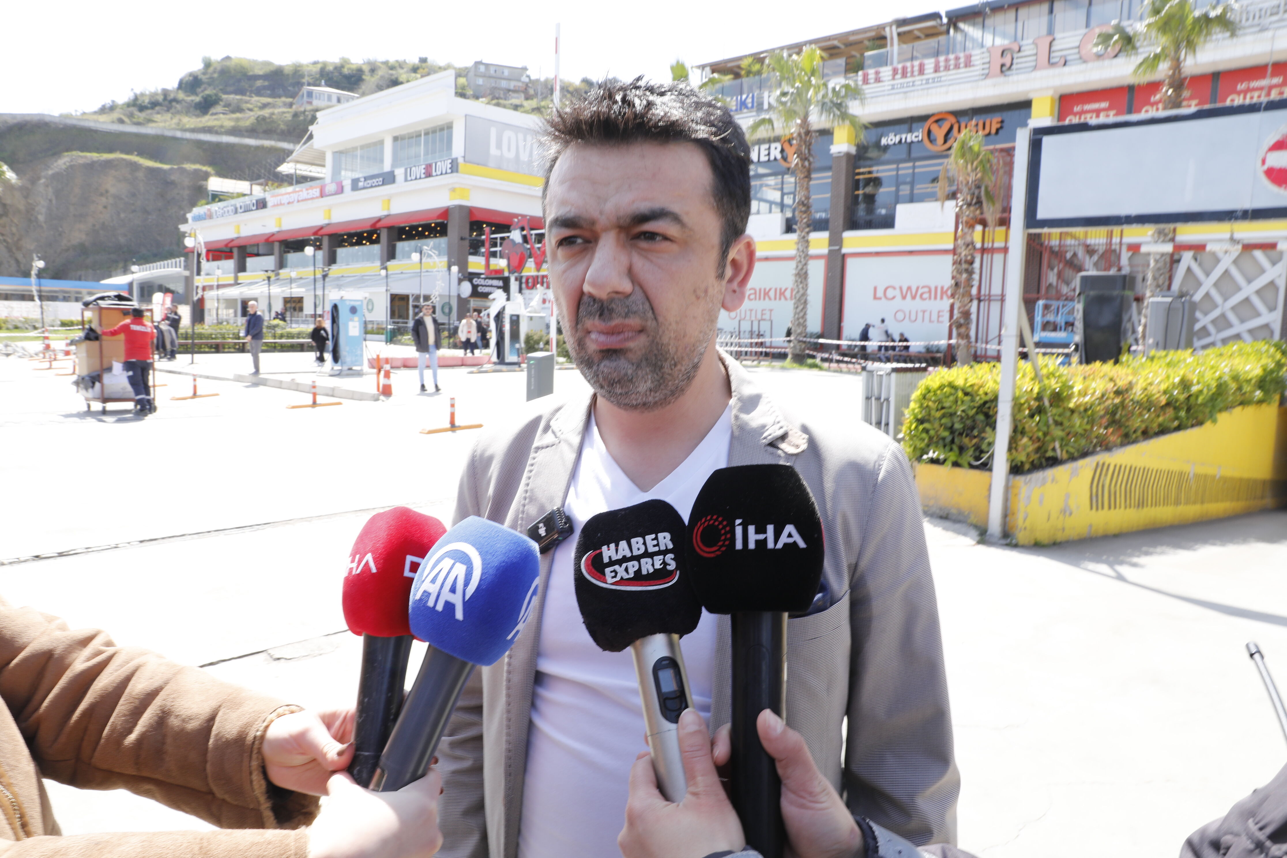 samsun haber: Samsun'da Lovelet AVM'de hareketlilik! Giriş-çıkışlar kapatıldı