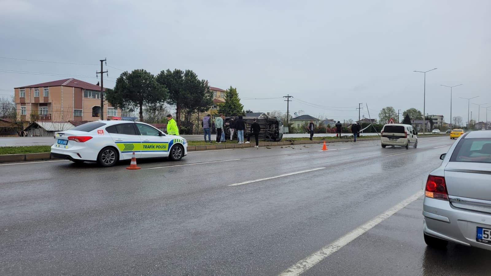 Samsun'da korkutan kaza: Araçta sıkıştı!