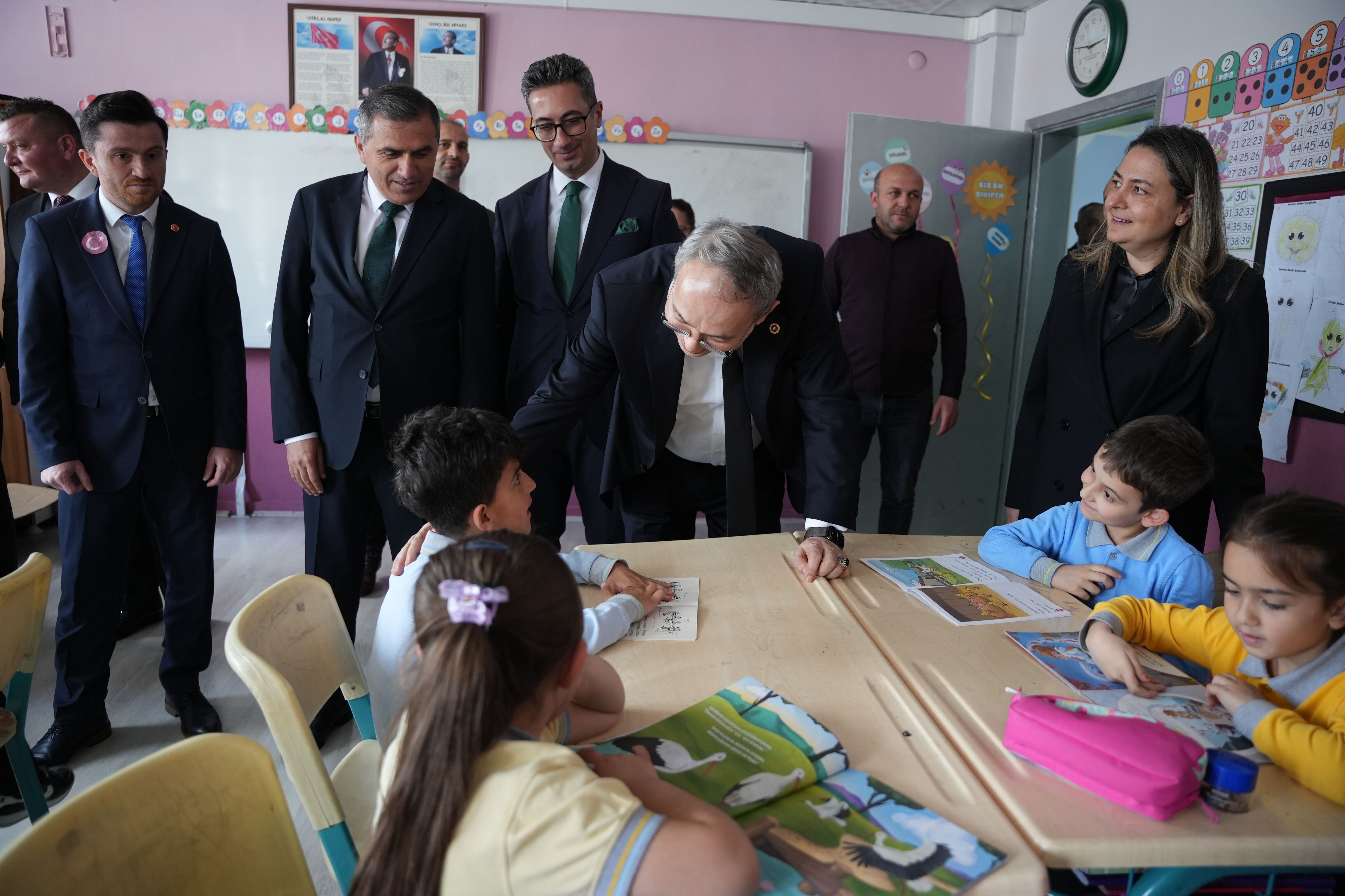 MHP'li İlyas Topsakal Ladik'te öğrencilerle buluştu!