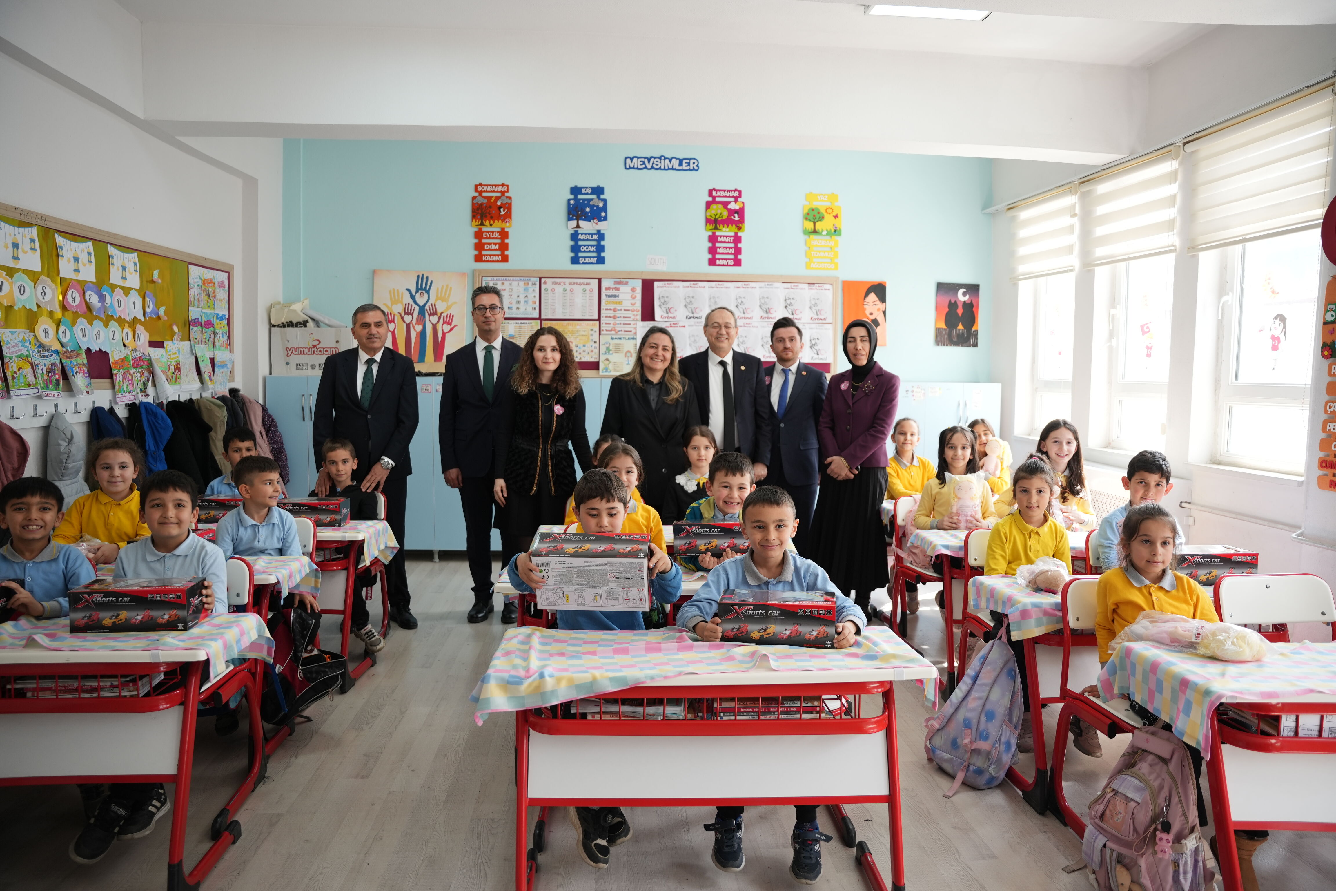 MHP'li İlyas Topsakal Ladik'te öğrencilerle buluştu!