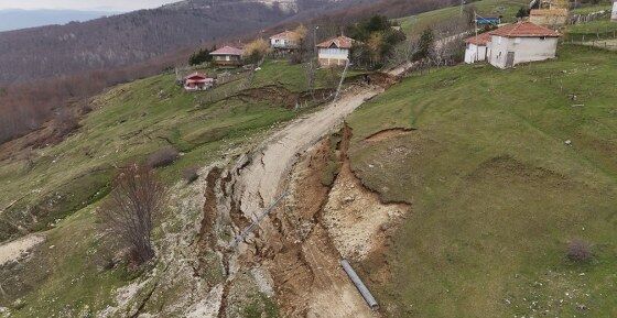 samsun haber: Samsun’da heyelan paniği! Yayla yolu ulaşıma kapandı