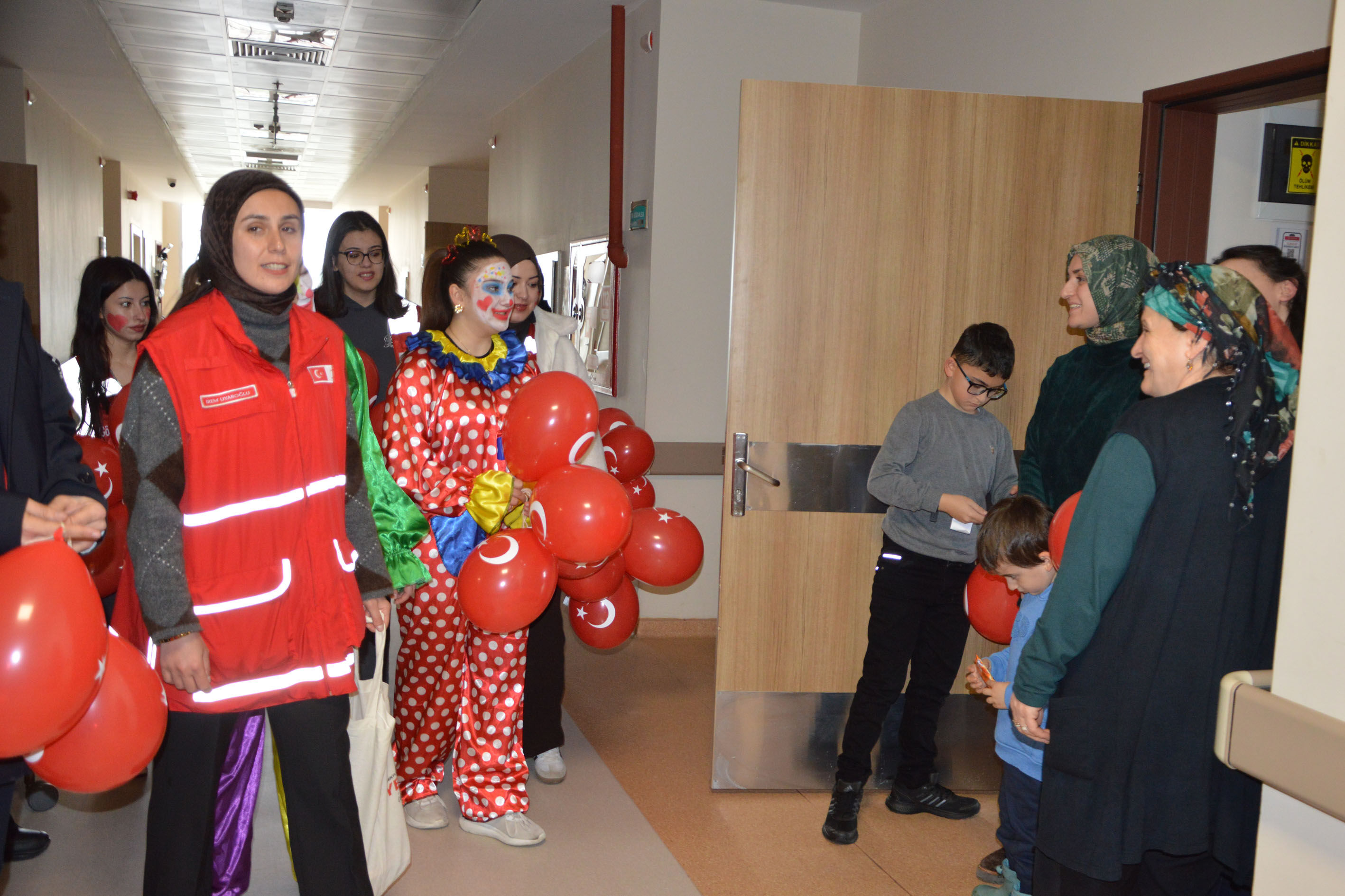 A A 20260423 41192150 41192140 S A M S U N D A G E N C K I Z I L A Y G O N U L L U L E R I H A S T A N E D E T E D A V I G O R E N C O C U K L A R I N Y U Z U N U G U L D U R D U