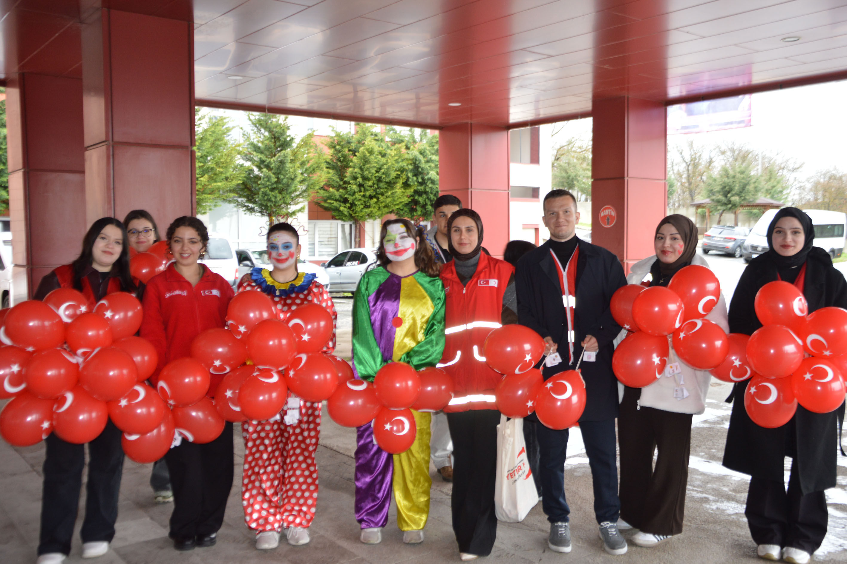 A A 20260423 41192150 41192145 S A M S U N D A G E N C K I Z I L A Y G O N U L L U L E R I H A S T A N E D E T E D A V I G O R E N C O C U K L A R I N Y U Z U N U G U L D U R D U