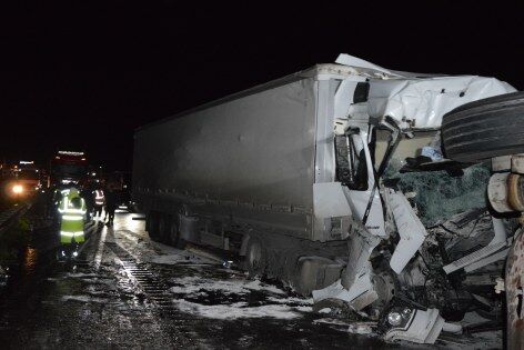 samsun haber: Samsun’da iki tır kafa kafaya çarpıştı! Yaralılar var