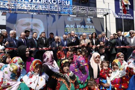 AK Parti Genel Başkan Yardımcısı Ahmet Büyükgümüş Vezirköprü'de 