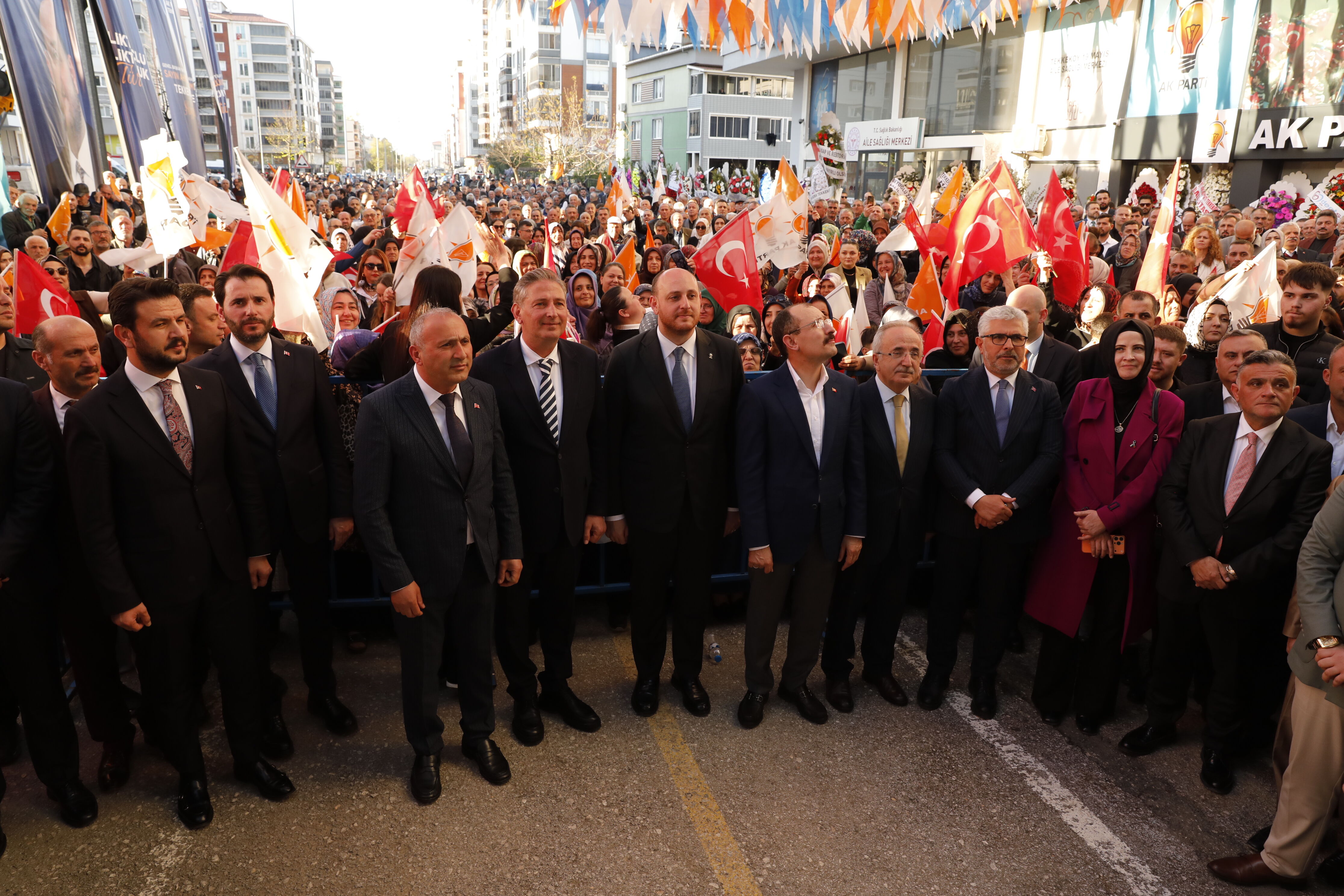 AK Parti Tekkeköy Teşkilatı'nın yeni hizmet binası açıldı