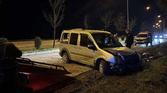 samsun haber: Samsun’da hafif ticari araç devrildi: 4 yaralı