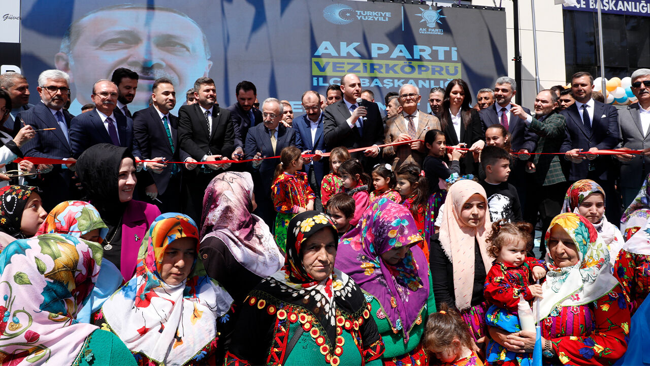 AK Parti Genel Başkan Yardımcısı Ahmet Büyükgümüş Vezirköprü'de