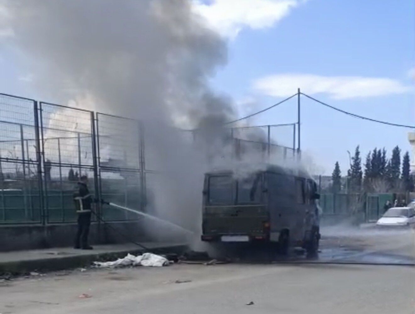 Samsun'da park halindeki minibüs alev aldı! Yangının nedeni şaşırttı