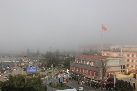 samsun haber: Yoğun sis Samsun'u esir aldı! Görüş mesafesi alarmı 