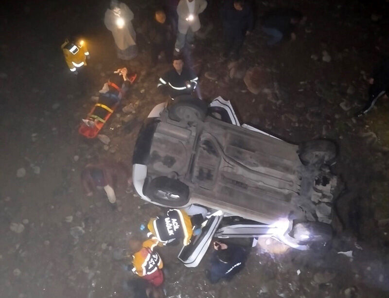 Samsun'da otomobil köprüden uçtu: 2 yaralı