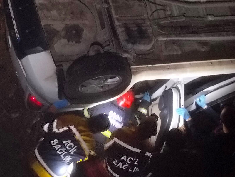 Samsun'da otomobil köprüden uçtu: 2 yaralı