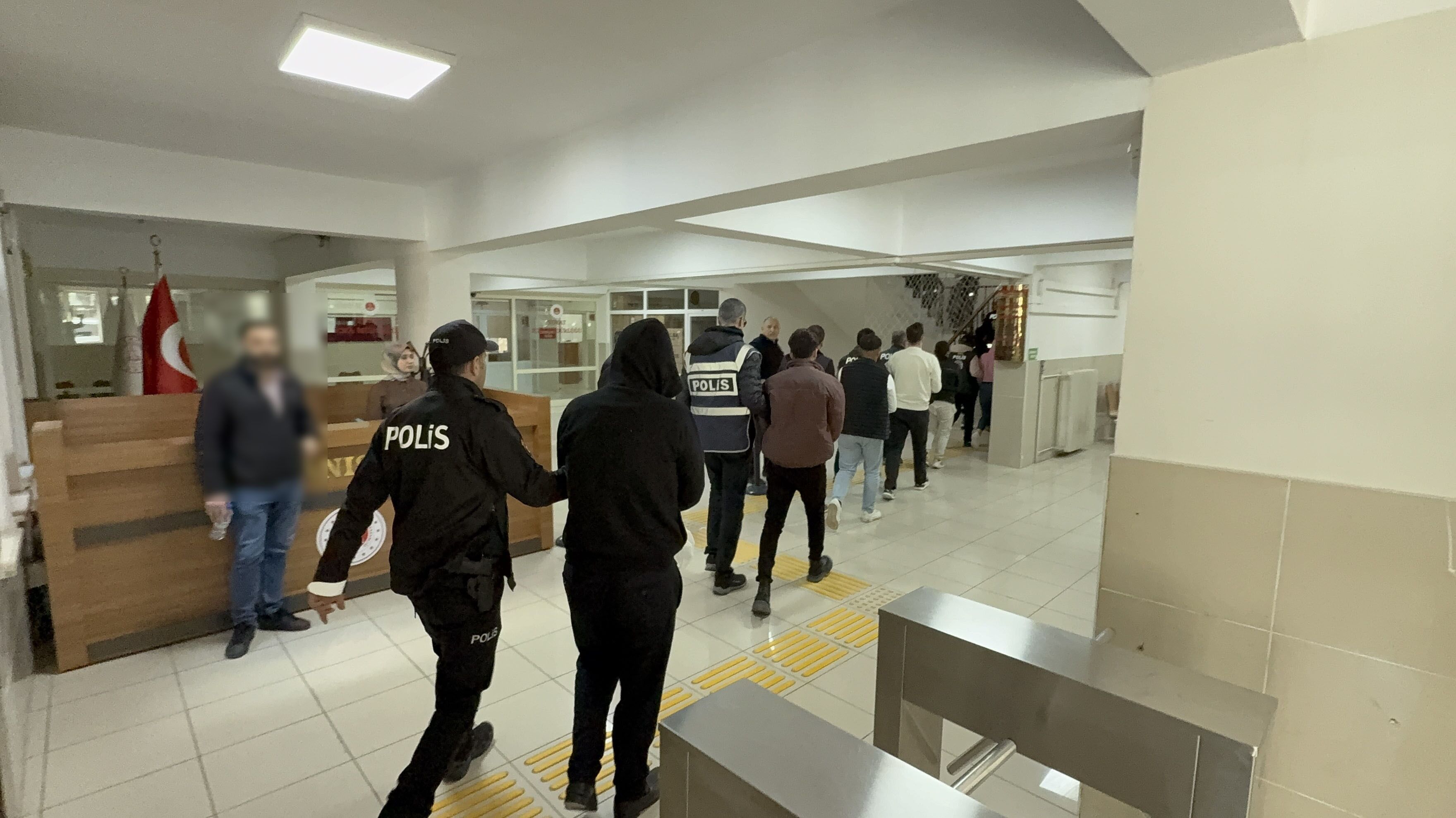 samsun haber. Samsun'da da düğmeye basıldı! Milyarlık suç ağı çökertildi