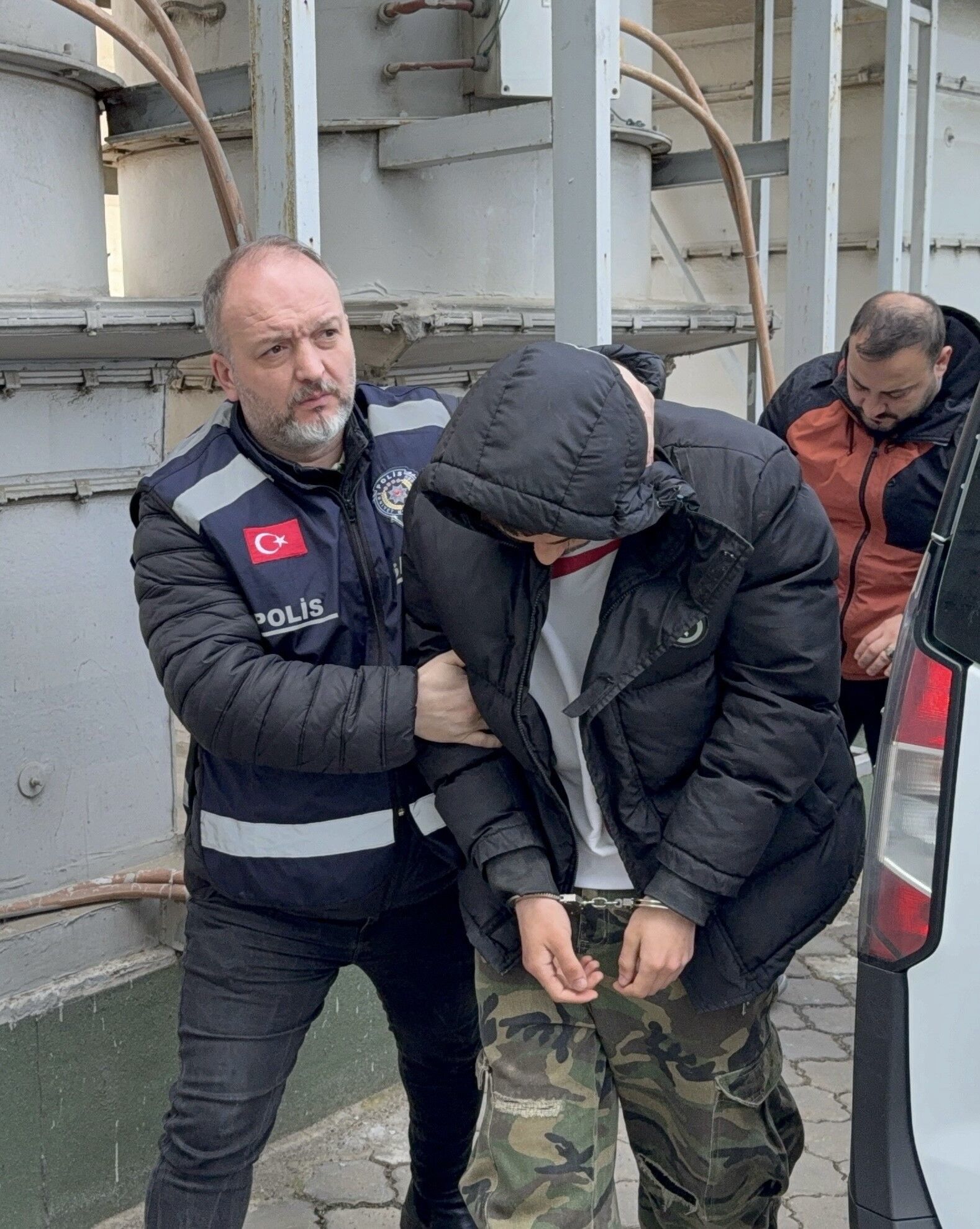 Samsun’da berber salonu savaş alanına döndü!