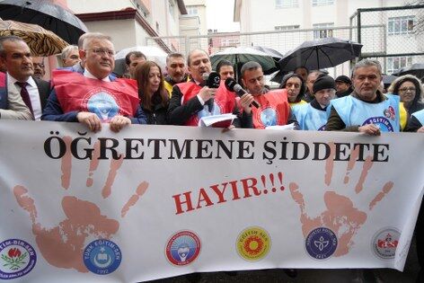 samsun haber. Samsun'da veli sınıfı bastı, eğitim camiası ayağa kalktı! 