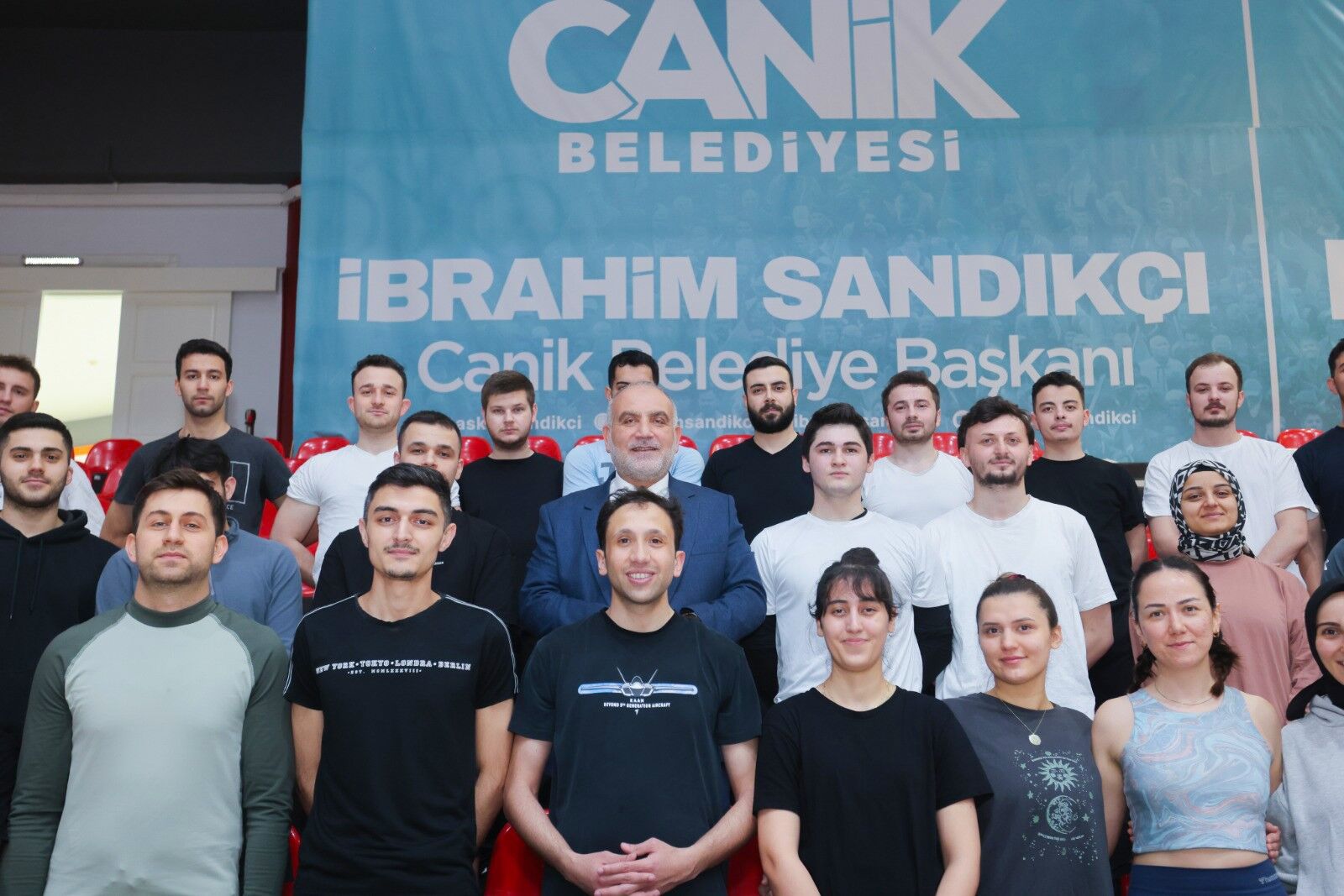 Canik Belediyesi’nden gençlere büyük destek