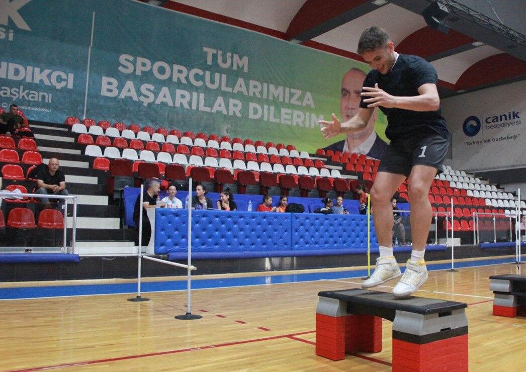 Canik Belediyesi’nden gençlere büyük destek