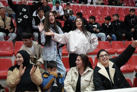 samsun haber: Sahne coştu, ritim hiç durmadı! Samsun’da Roman gecesi