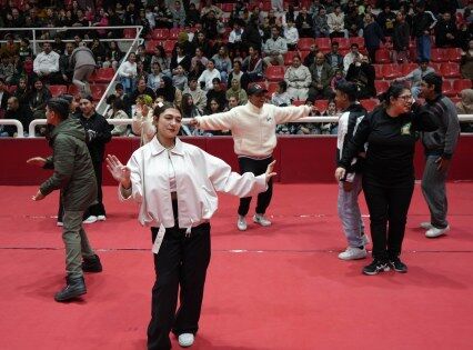 samsun haber: Sahne coştu, ritim hiç durmadı! Samsun’da Roman gecesi