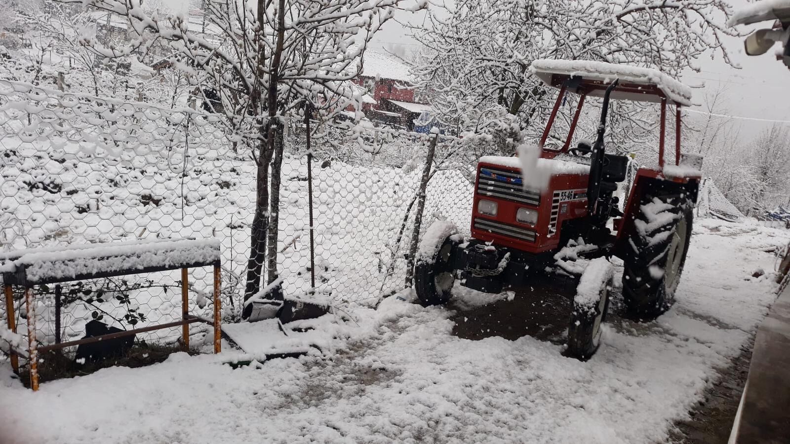 Samsun’da kış geri döndü! Nisan ayında kar sürprizi!