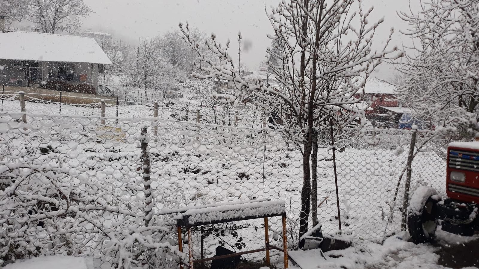 Samsun’da kış geri döndü! Nisan ayında kar sürprizi!