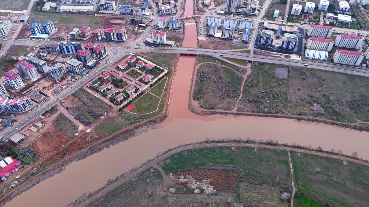 A W681901 01 1280X720