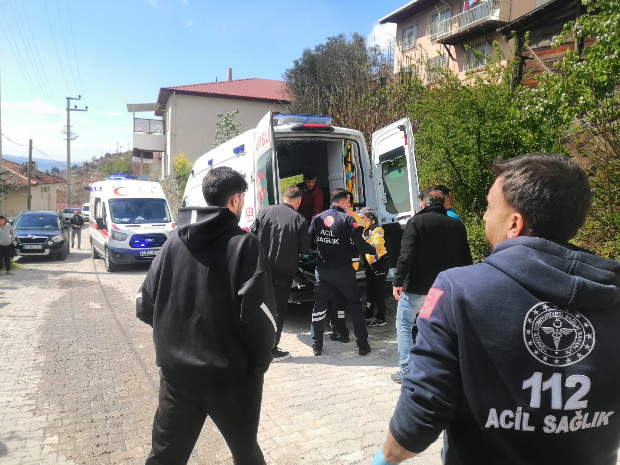 Tokat'ta alevlerin ortasına daldı! Yardım etmek isterken canından oluyordu